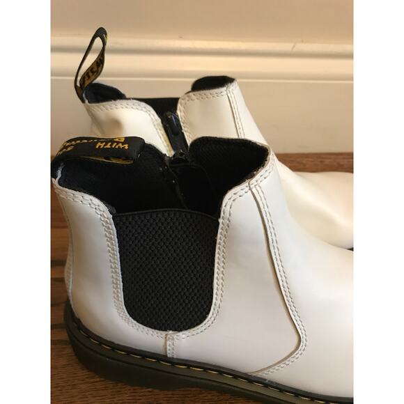Dr. Martens White Leather Slip On Side Zip 2976 Chelsea Ankle Boot Womens 7 - Picture 3 of 12